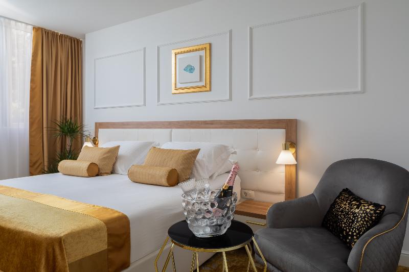 Quarto Comfort, Corner