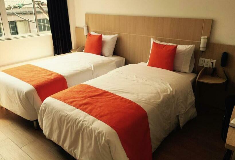 سوییت, Granada Plaza