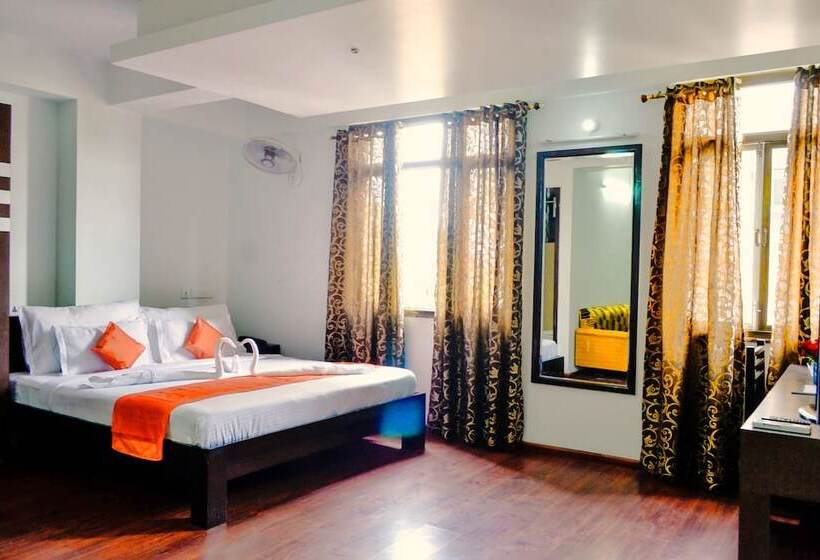 Номер Deluxe, Laxmi Villa Palace