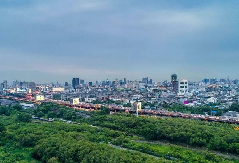 Superior-huone, Mercure Bangkok Makkasan