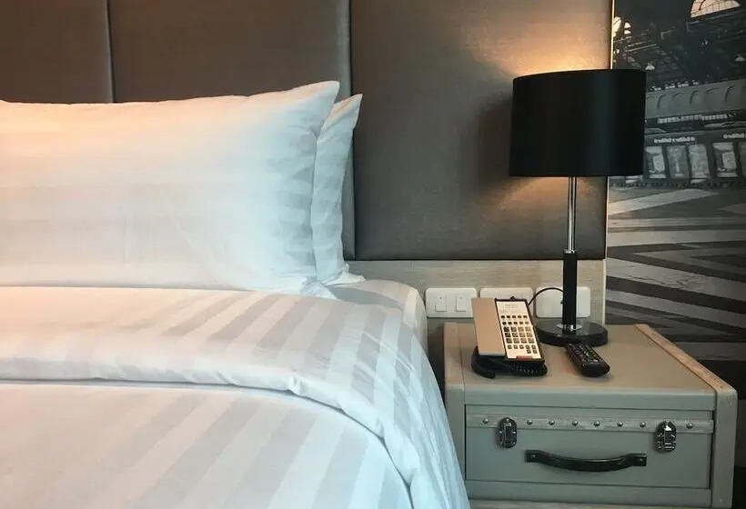 Superior-huone, Mercure Bangkok Makkasan