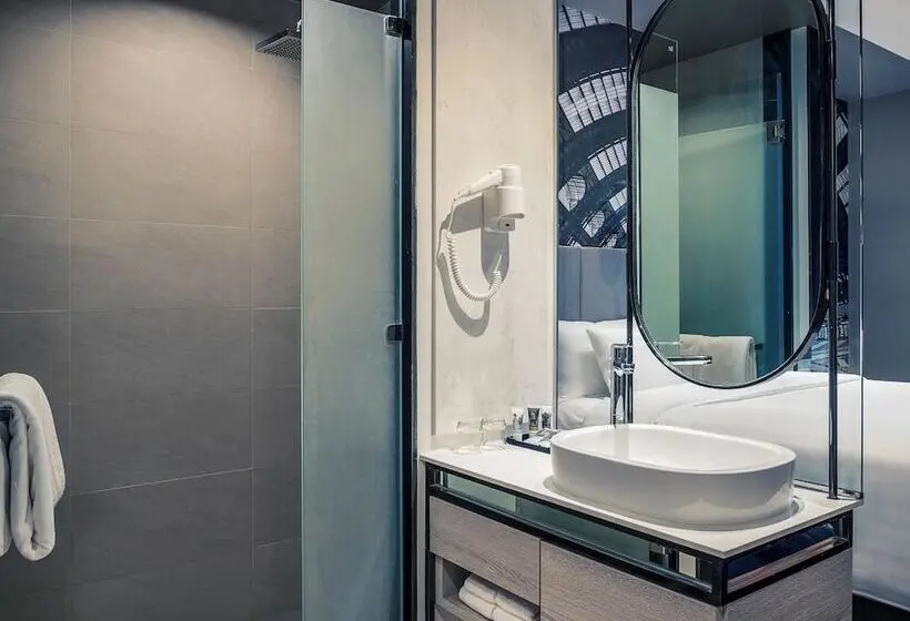Superior-huone, Mercure Bangkok Makkasan