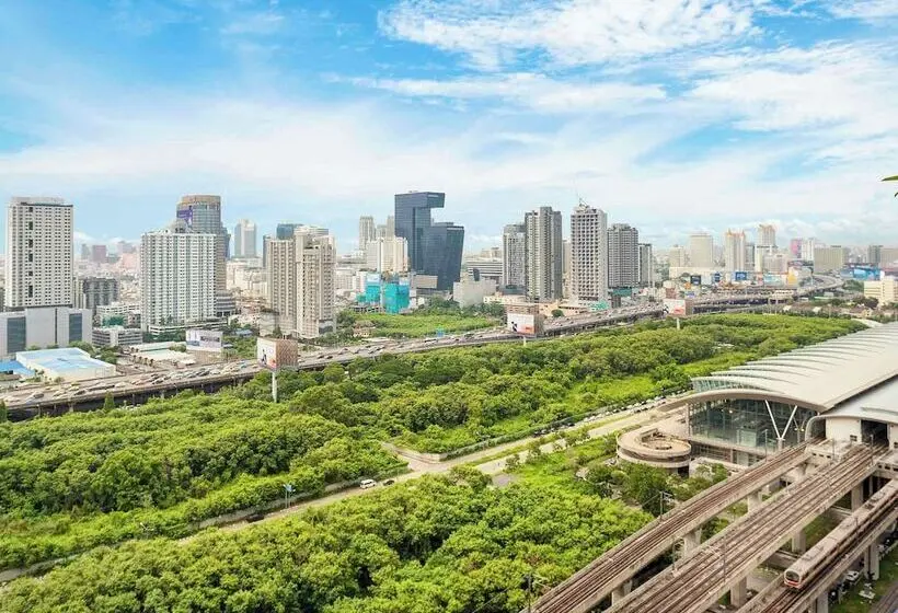 Superior-huone, Mercure Bangkok Makkasan