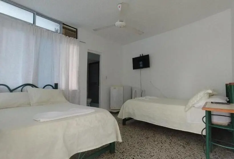 Standard Neljän Hengen Huone, Miami En Melgar