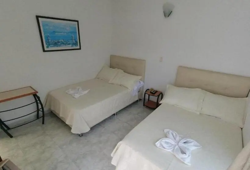 Standard Neljän Hengen Huone Parveke, Miami En Melgar