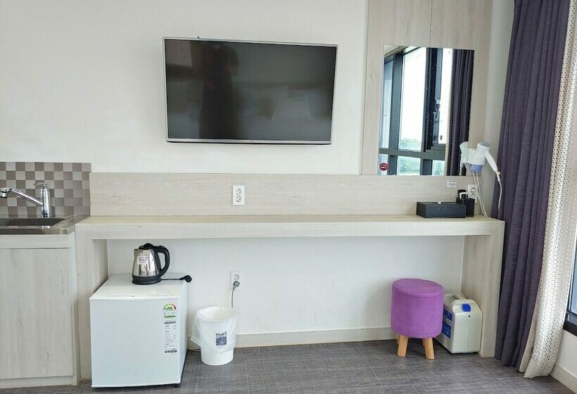 غرفة ديلوكس, Sky