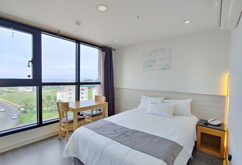 غرفة ديلوكس, Sky