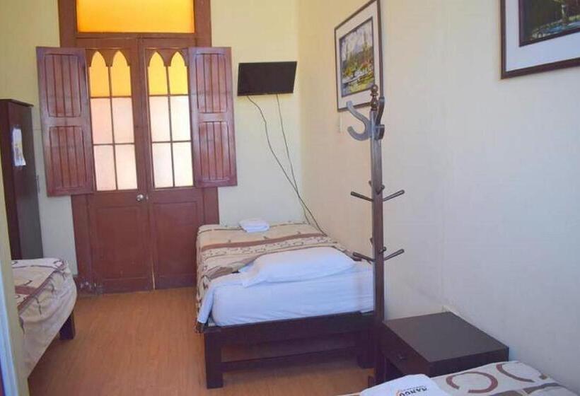 חדר סטנדרט לשלושה, Mango Hostel B&b