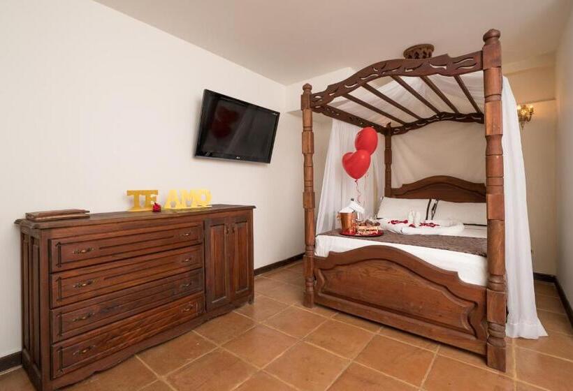 سوئیت با وان آب گرم, Nueva Granada Hotel Colonial  Centro Histórico