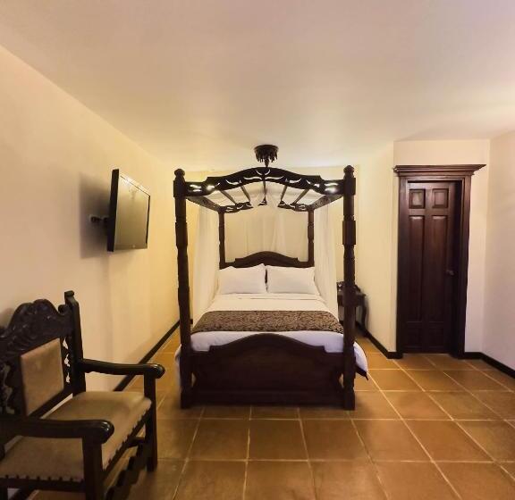 سوئیت با وان آب گرم, Nueva Granada Hotel Colonial  Centro Histórico