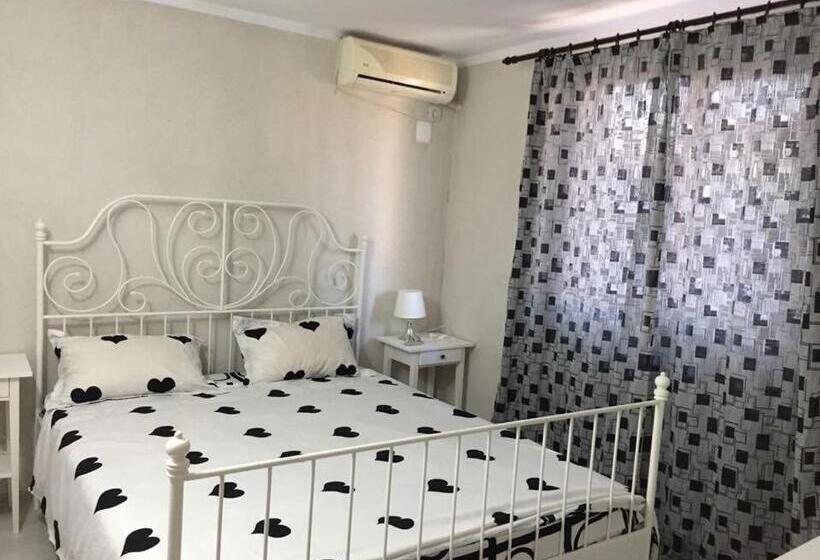 شقة غرفة نوم واحدة مزودة بشُرفة, Casa Athena