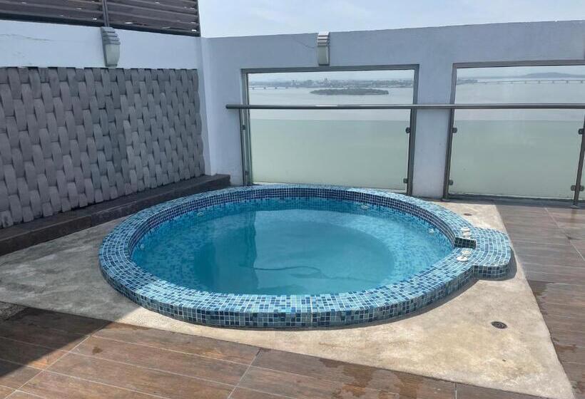 スイート, Suite Riverfront Puerto Santa Ana