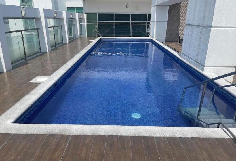 スイート, Suite Riverfront Puerto Santa Ana