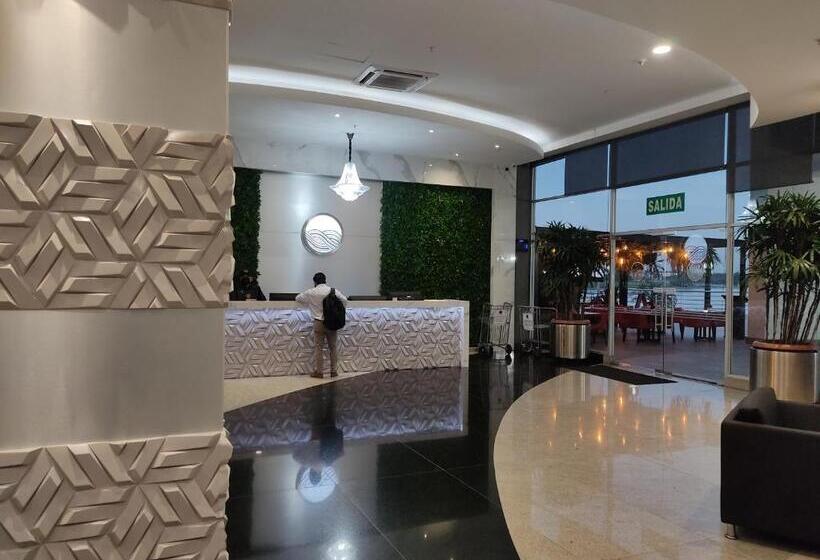 Люкс, Suite Riverfront Puerto Santa Ana