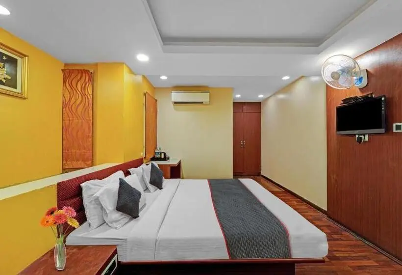 Deluxe Kolmen Hengen Huone, Super Townhouse Anna Salai