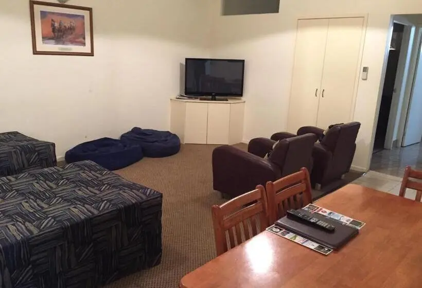 سوییت خانوادگی, Criterion Hotel Motel Rockhampton