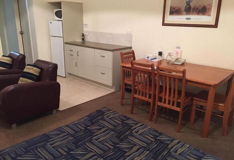 سوییت خانوادگی, Criterion Hotel Motel Rockhampton