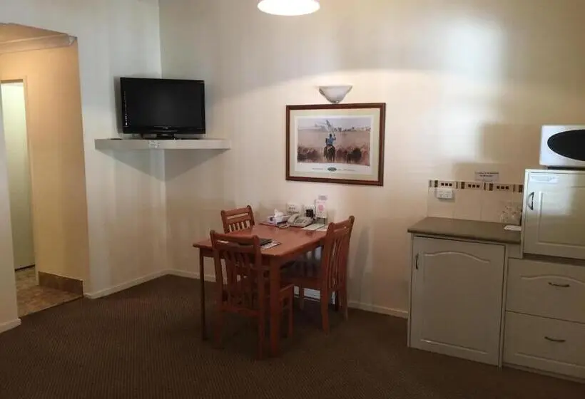 سوئیت با وان آب گرم, Criterion Hotel Motel Rockhampton