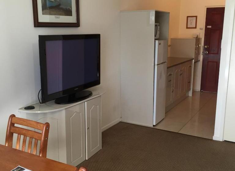 스탠다드 룸 킹사이즈 침대, Criterion Hotel Motel Rockhampton