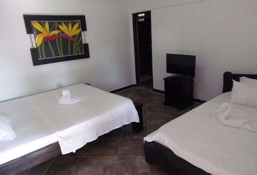 스탠다드 트리플 룸, Finca Hotel La Quinta De Torrione