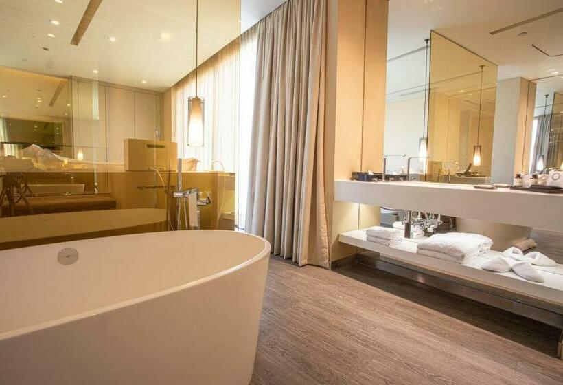 سوئیت پرزیدنت, Bog