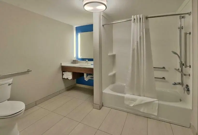 身障者適用スイートルーム, Holiday Inn Express & Suites   Roswell, An Ihg