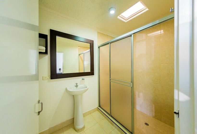 חדר סטנדרט לשלושה, La Luna