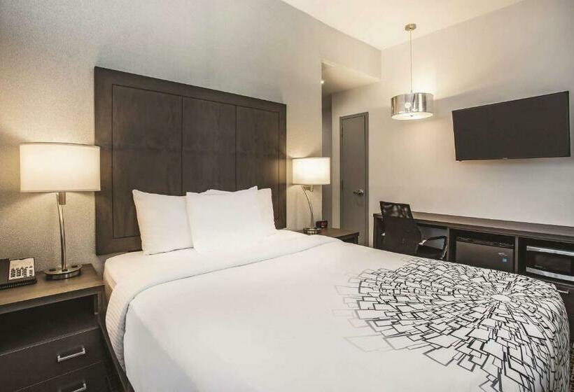 标准间, La Quinta Inn & Suites By Wyndham Baltimore Downtown