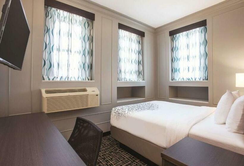 标准间, La Quinta Inn & Suites By Wyndham Baltimore Downtown
