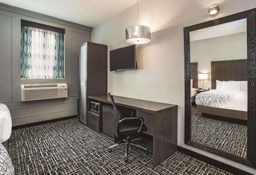 带2个双人床的标准工作室, La Quinta Inn & Suites By Wyndham Baltimore Downtown