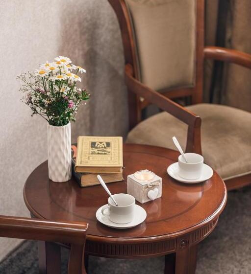 اتاق استاندارد با چشمانداز شهر, Margo Palace