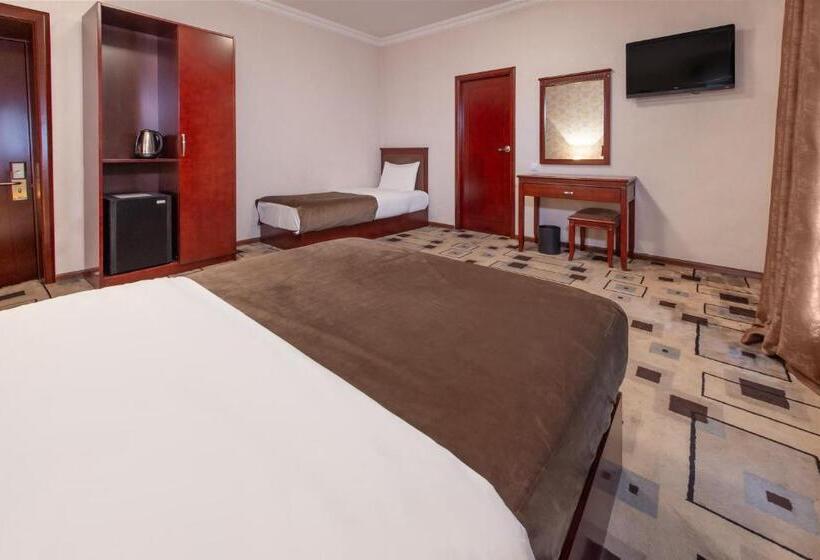 اتاق استاندارد سه نفره, Margo Palace