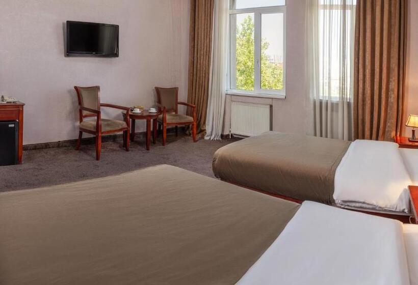 اتاق راحتی سه تخته, Margo Palace