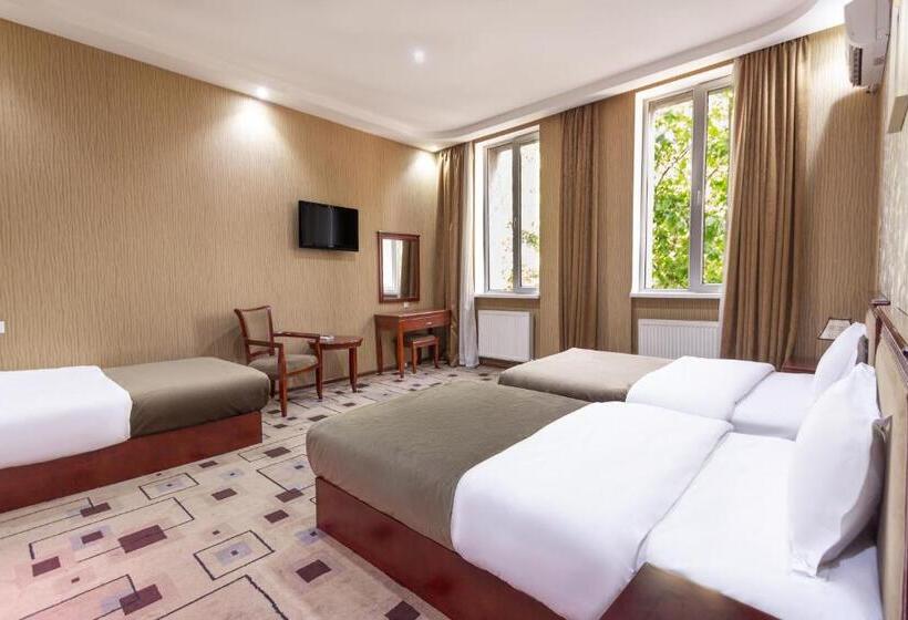 اتاق راحتی سه تخته, Margo Palace