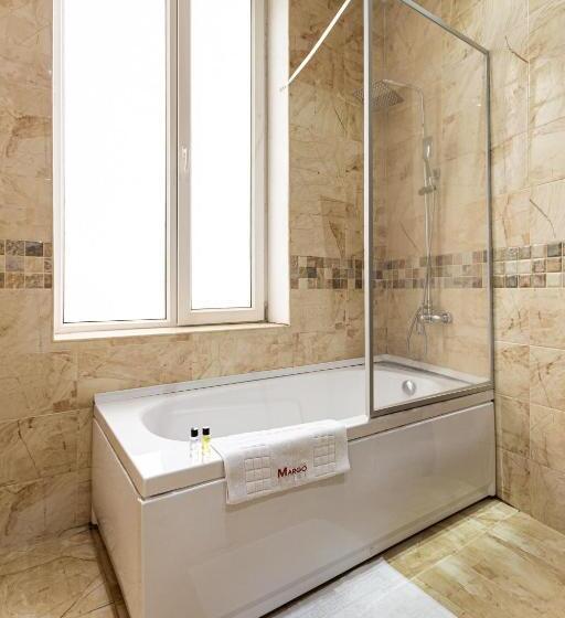 سوییت, Margo Palace