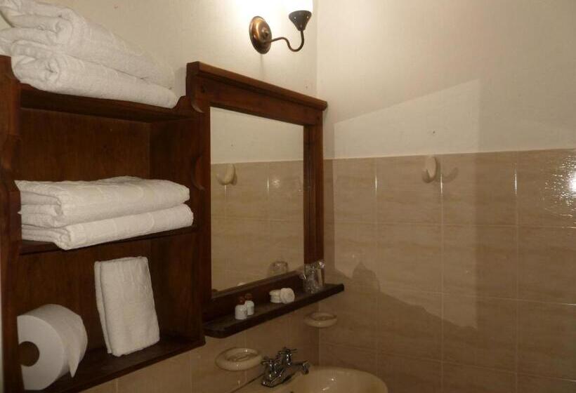 주니어 스위트, Mision Santa Barbara Rnt 4799