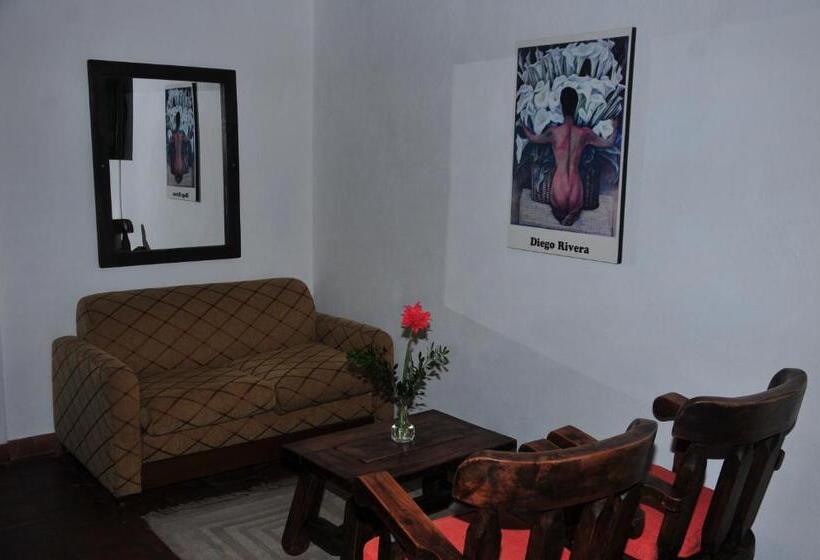 주니어 스위트, Mision Santa Barbara Rnt 4799