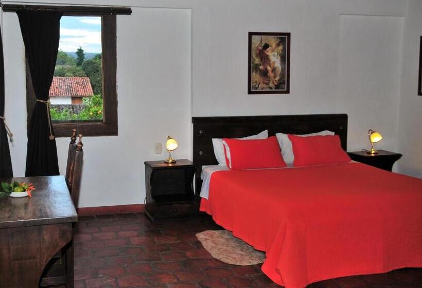 주니어 스위트, Mision Santa Barbara Rnt 4799