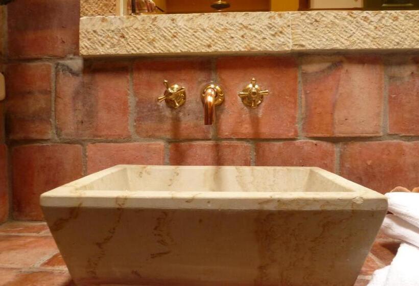 스위트, Mision Santa Barbara Rnt 4799