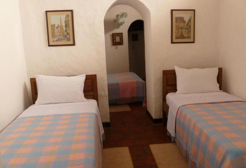 Полулюкс, Mision Santa Barbara Rnt 4799