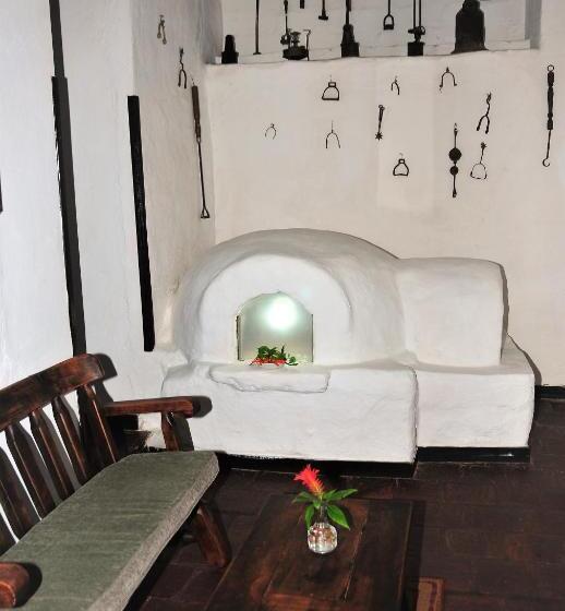 주니어 스위트, Mision Santa Barbara Rnt 4799