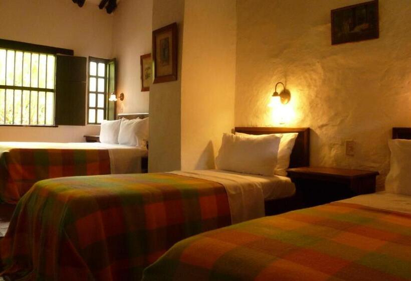 주니어 스위트, Mision Santa Barbara Rnt 4799