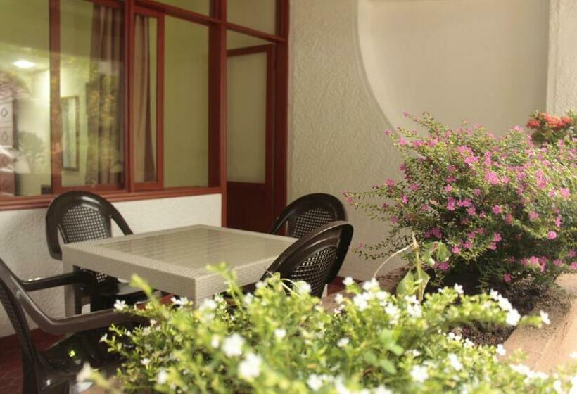 غرفة قياسية رباعية, Monchuelo Spa