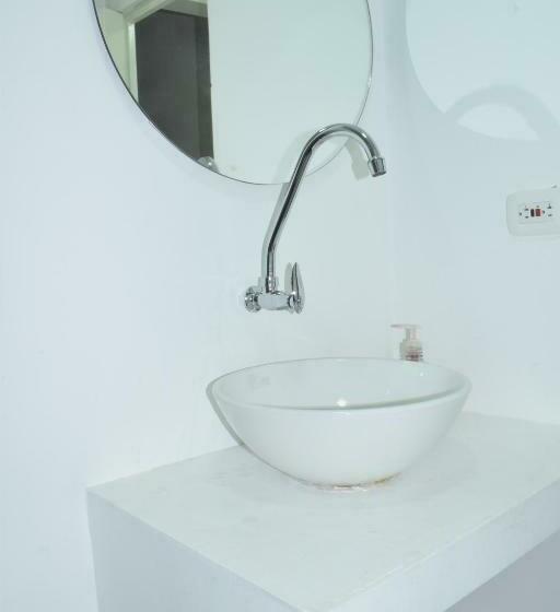 اتاق استاندارد سه نفره, Parque De Los Arrieros