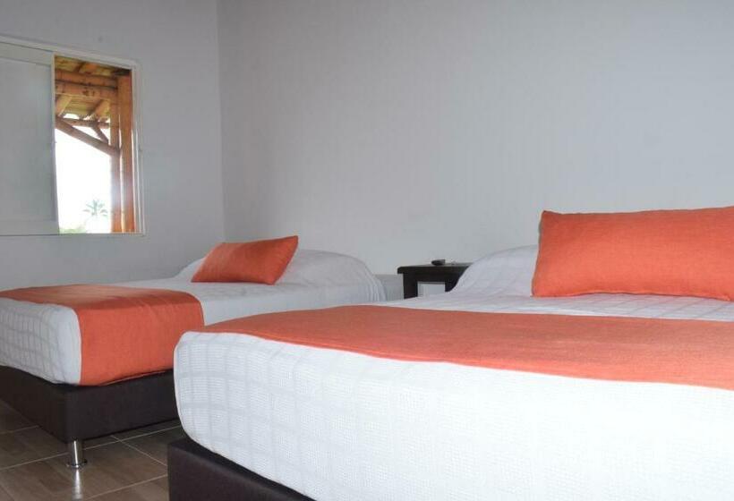 اتاق استاندارد چهار تخته, Parque De Los Arrieros