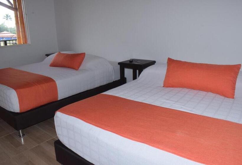 Quarto Quádruplo Estandar, Parque De Los Arrieros