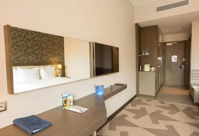 اتاق پریمیوم با چشمانداز باغ, Radisson Blu Hotel, Abidjan Airport