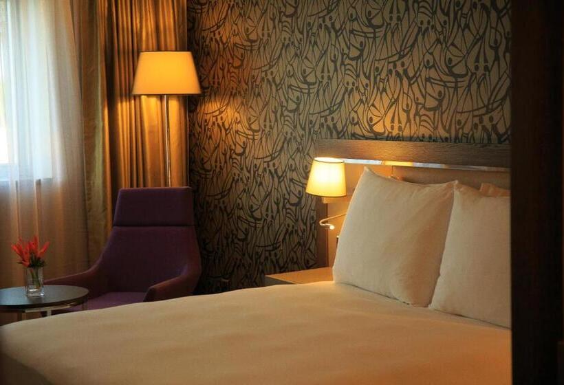 带花园景观高级房间, Radisson Blu Hotel, Abidjan Airport