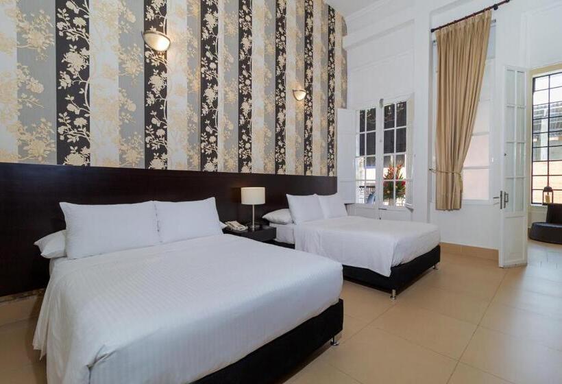 컴포트 트리플 룸, Republicano 1910