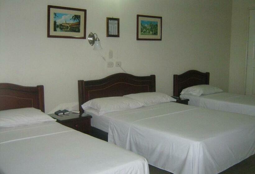 Номер Стандарт Трехместный, Royal Plaza